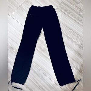 ANATOMIE ladies Cotton cargo pants. Stretch and drawstring waist. Size XS